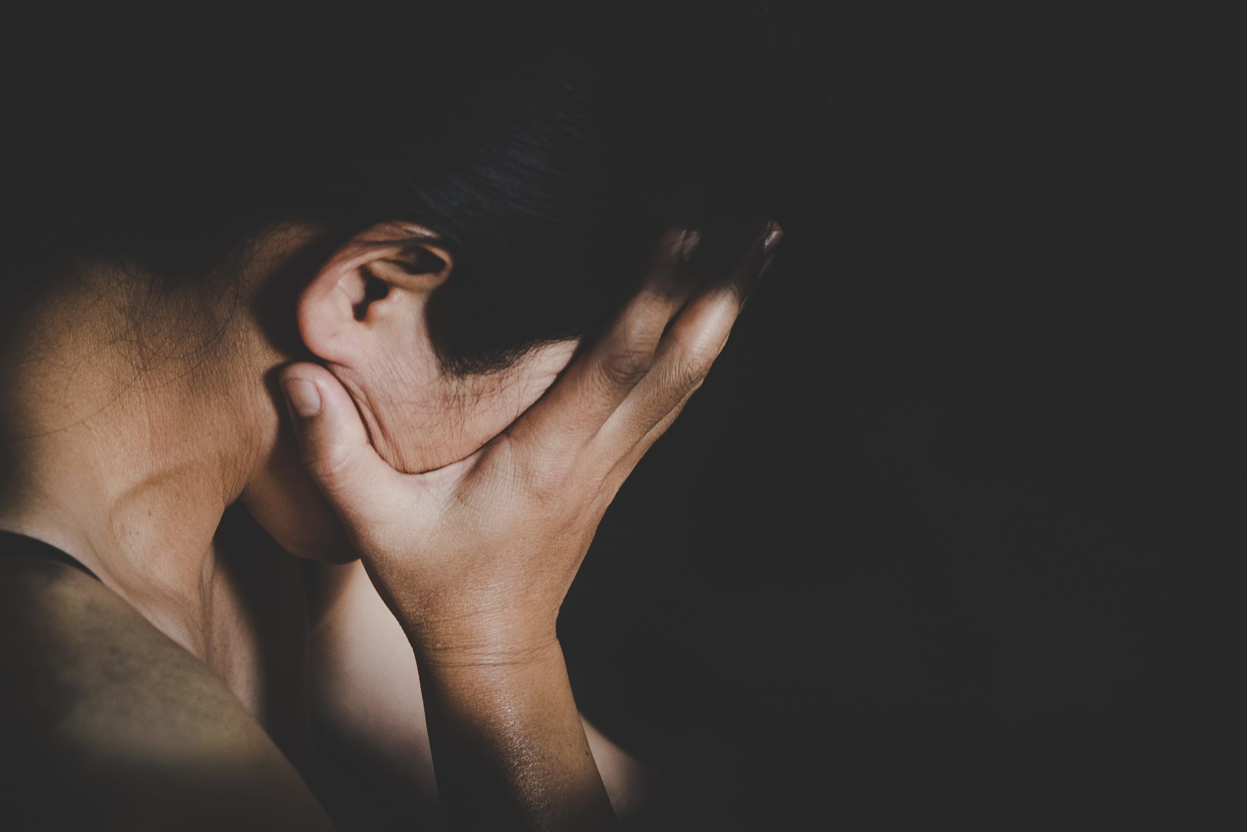 Cómo afecta a la salud mental la invalidación propia